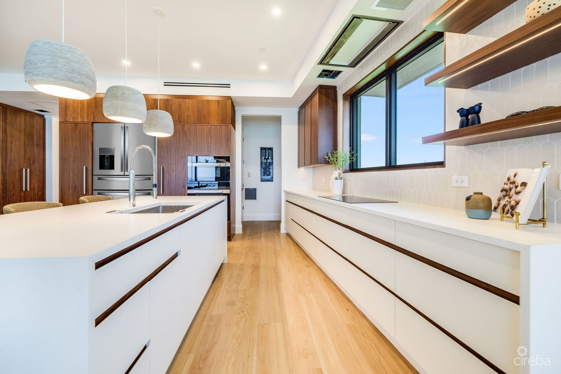 THE SANDS #2 | BOUTIQUE BEACHFRONT LIVING ON BOGGY SANDS ROAD