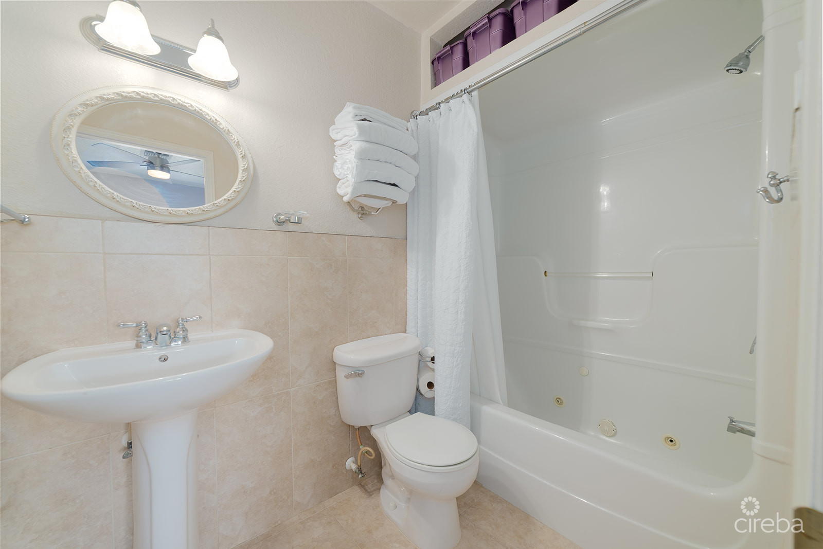 SPACIOUS 3 BED + DEN TOWNHOME AT L'AMBIENCE