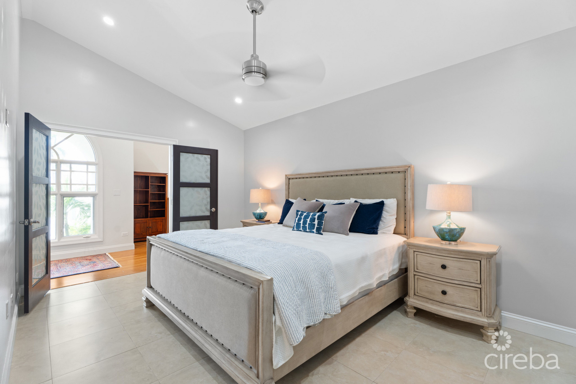 BRITANNIA KINGS COURT EXECUTIVE HOME