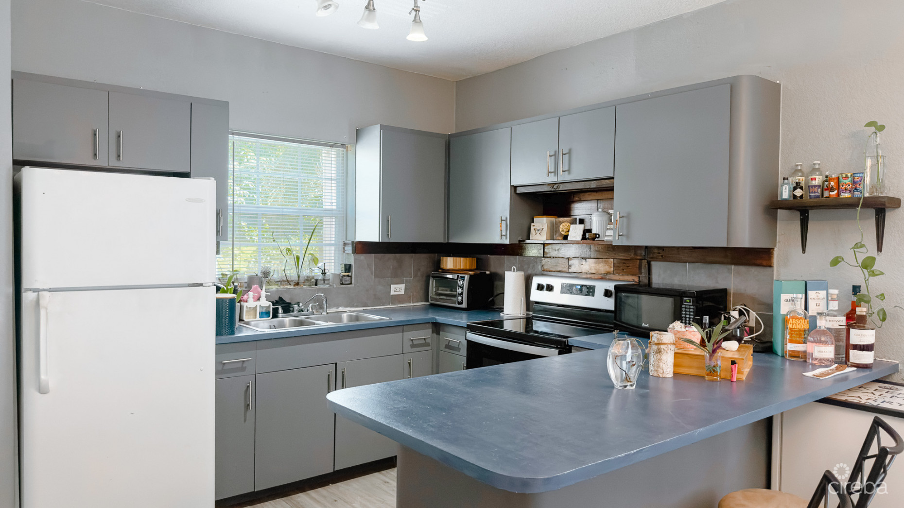 GOLDEN SPRINGS 2 BED END TOWNHOME
