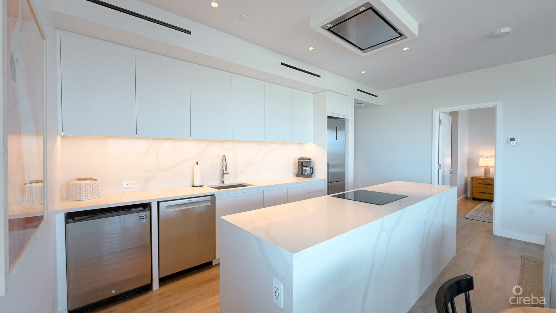ONE GT - FURNISHED 2 BED WITH DEN