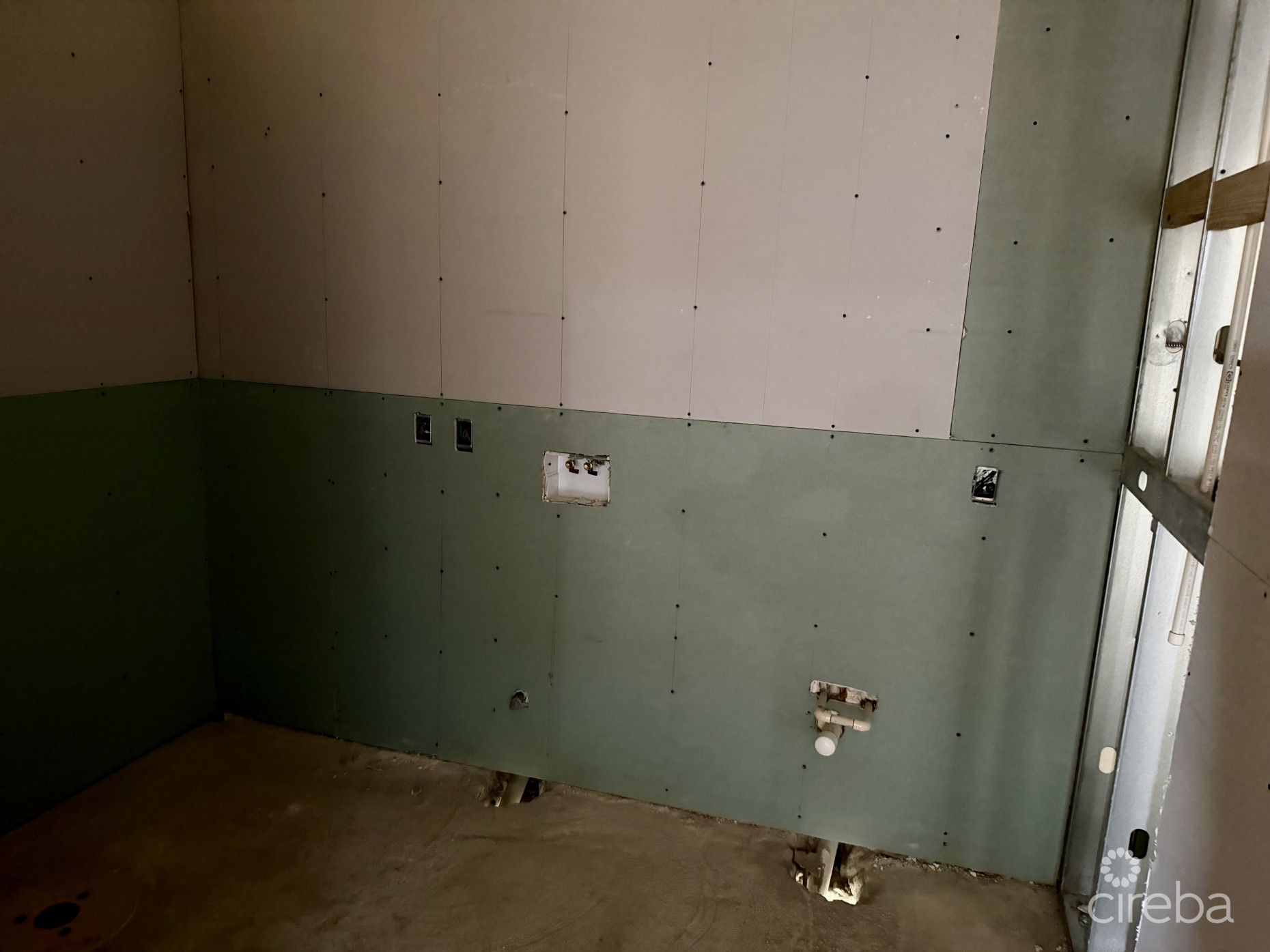 ROSETT CLOSE DUPLEX BOTH FLOORS