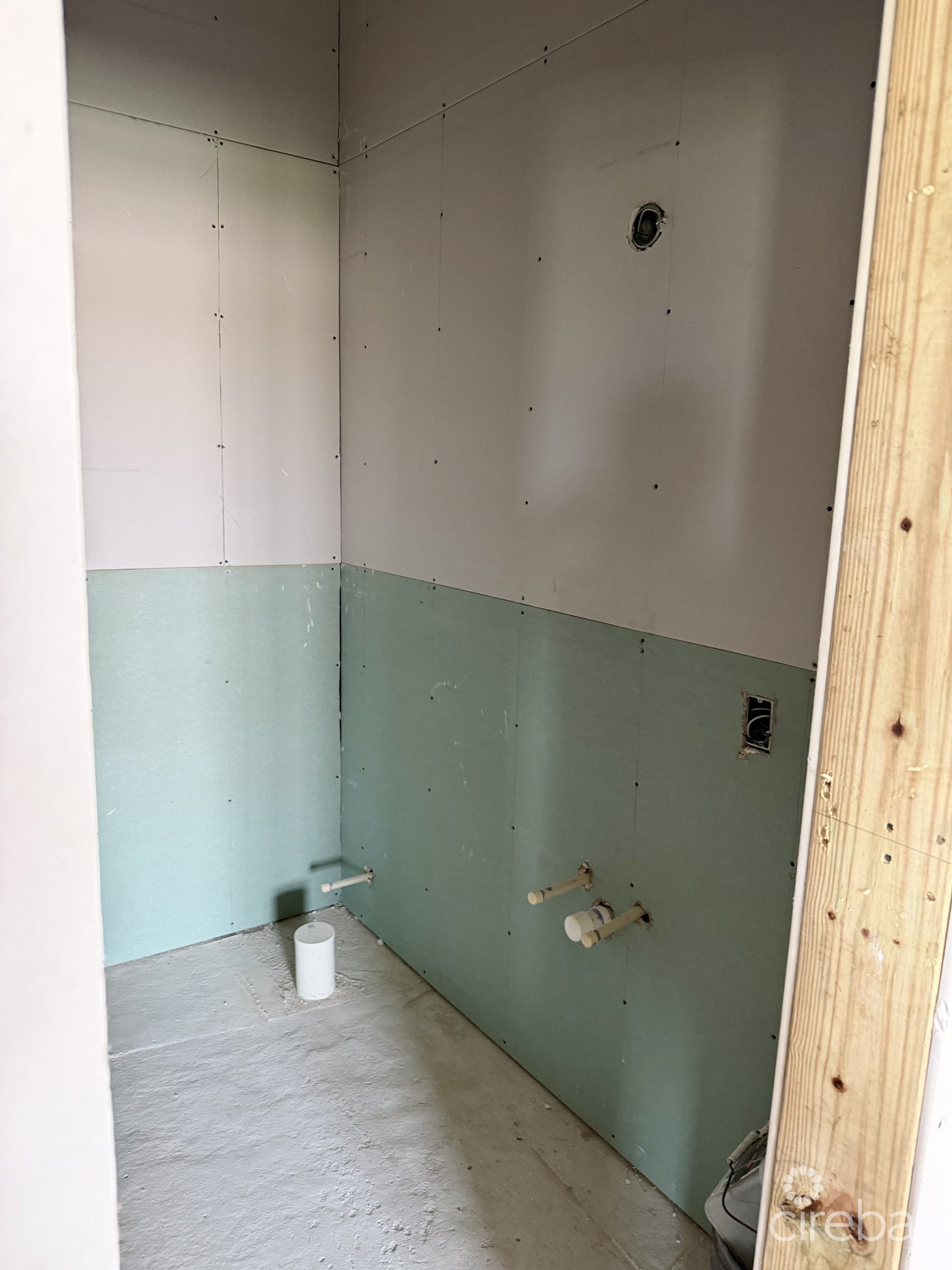 ROSETT CLOSE DUPLEX BOTH FLOORS
