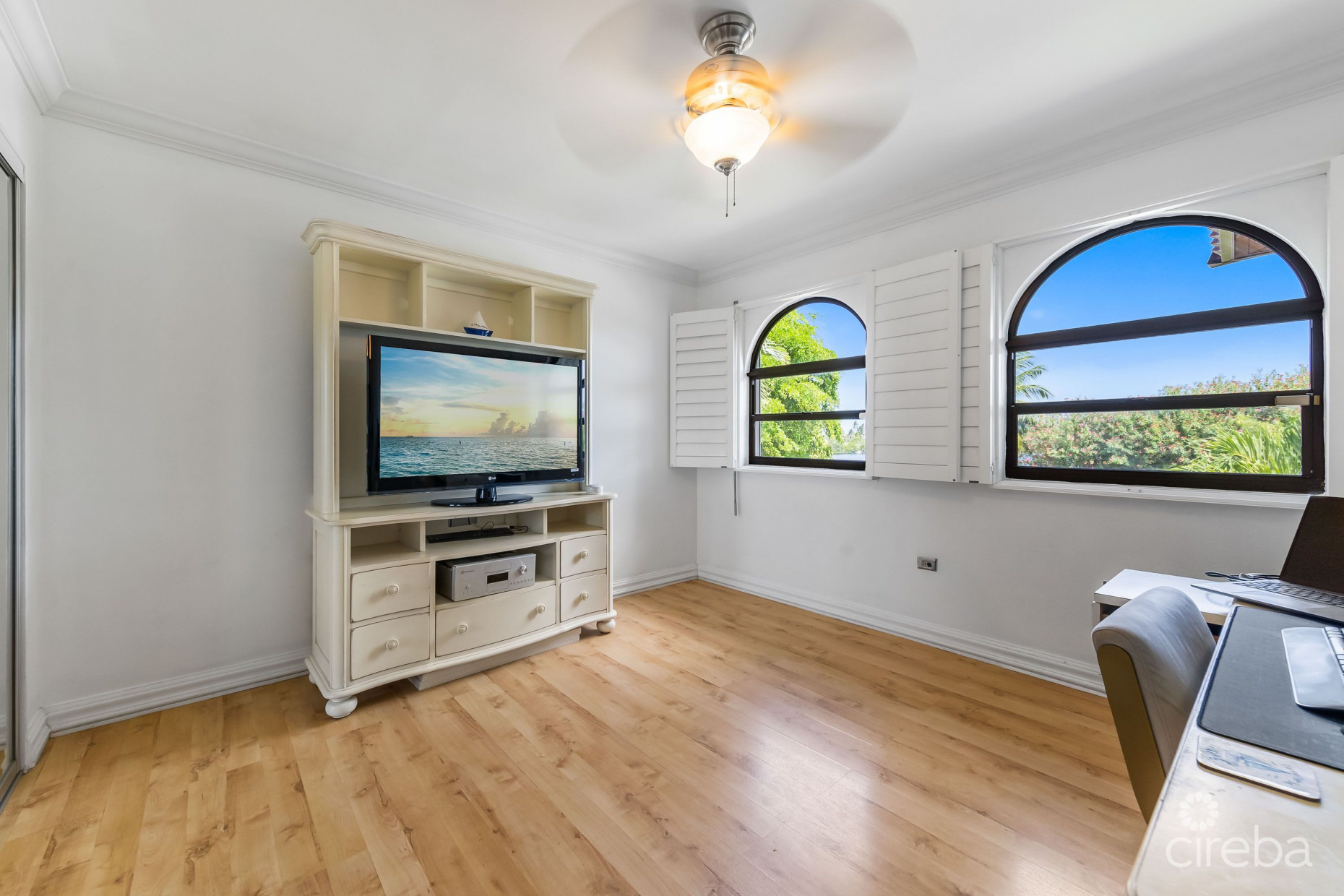 LIME TREE BAY UNIQUE 4 BED, 3.5 BATH WITH WATER VIEWS