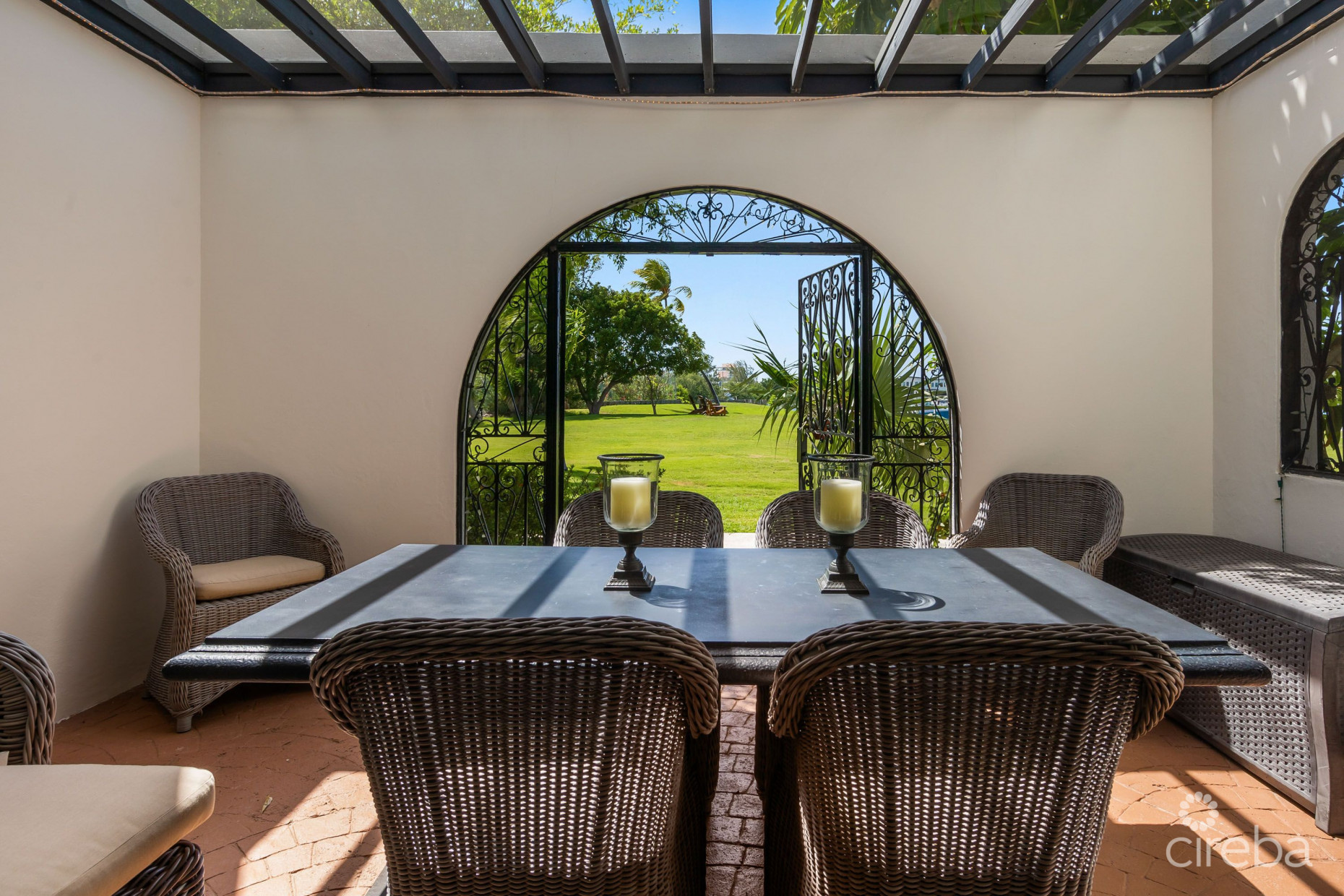 LIME TREE BAY UNIQUE 4 BED, 3.5 BATH WITH WATER VIEWS