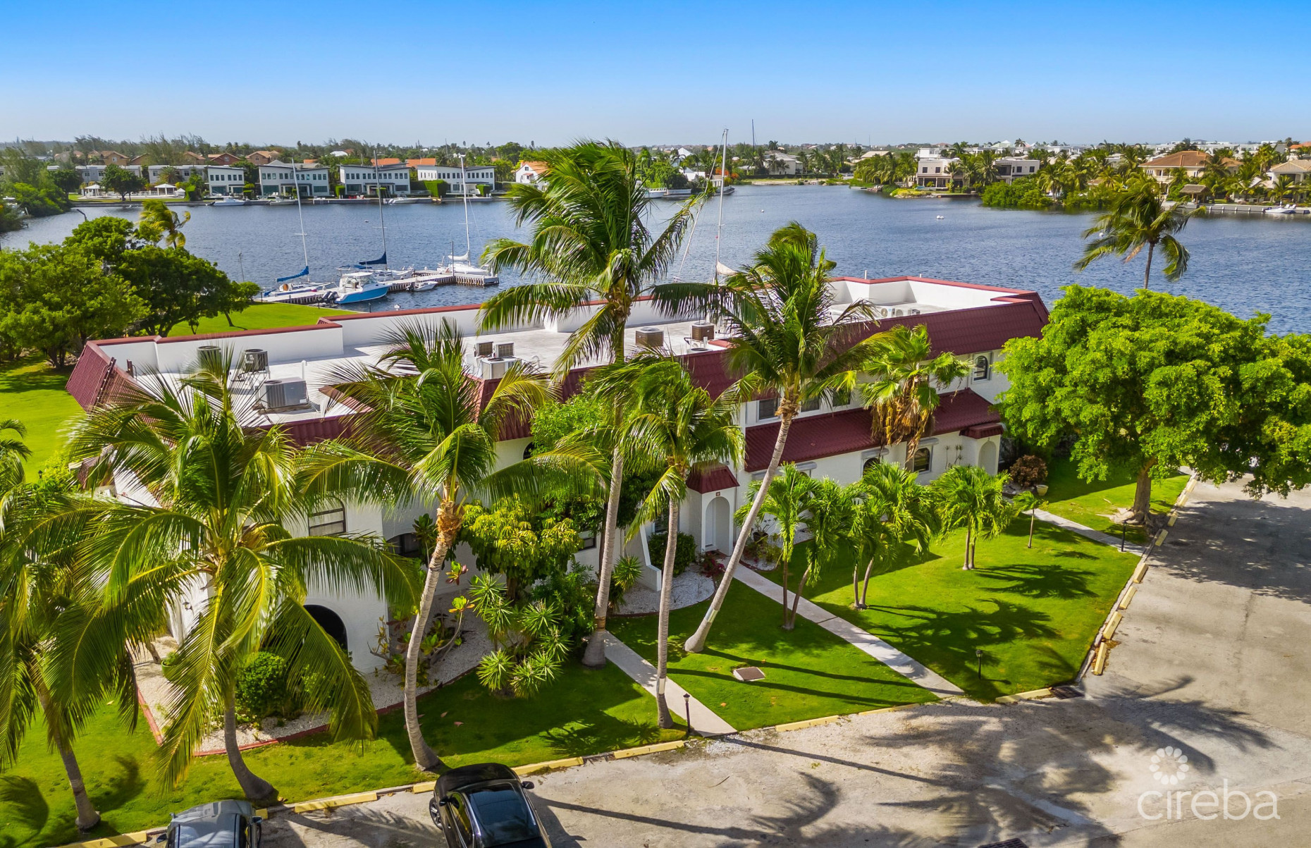 LIME TREE BAY UNIQUE 4 BED, 3.5 BATH WITH WATER VIEWS