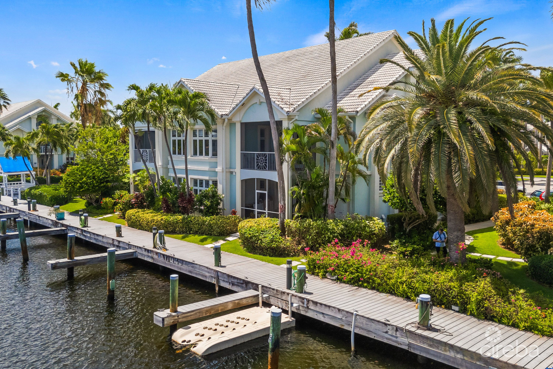BRITANNIA KINGS COURT      CANAL FRONT    4 BED/3  BATH      PLUS BOAT DOCK