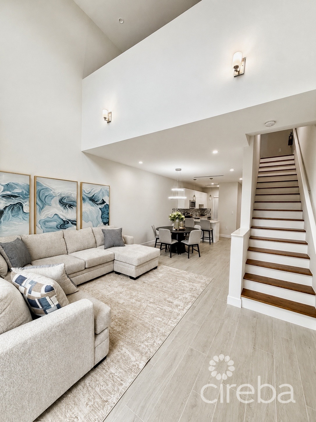 SPACIOUS & MODERN 3 BR TOWNHOME - EXCELLENT LOCATION!