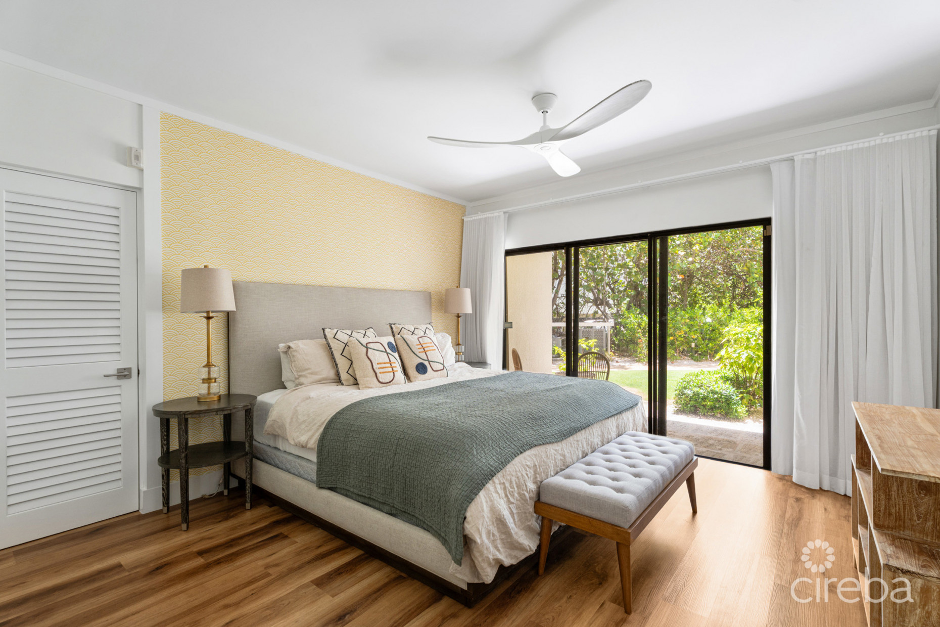 VILLA PAPPAGALLOS 4, WEST BAY RENOVATED CONDO