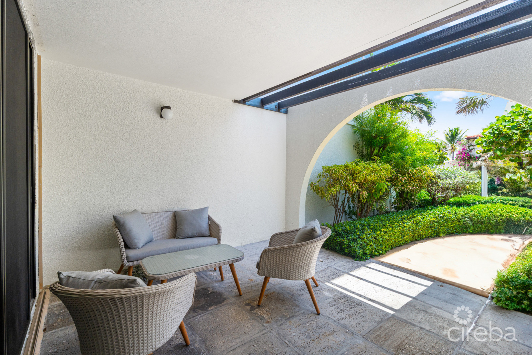 VILLA PAPPAGALLOS 4, WEST BAY RENOVATED CONDO