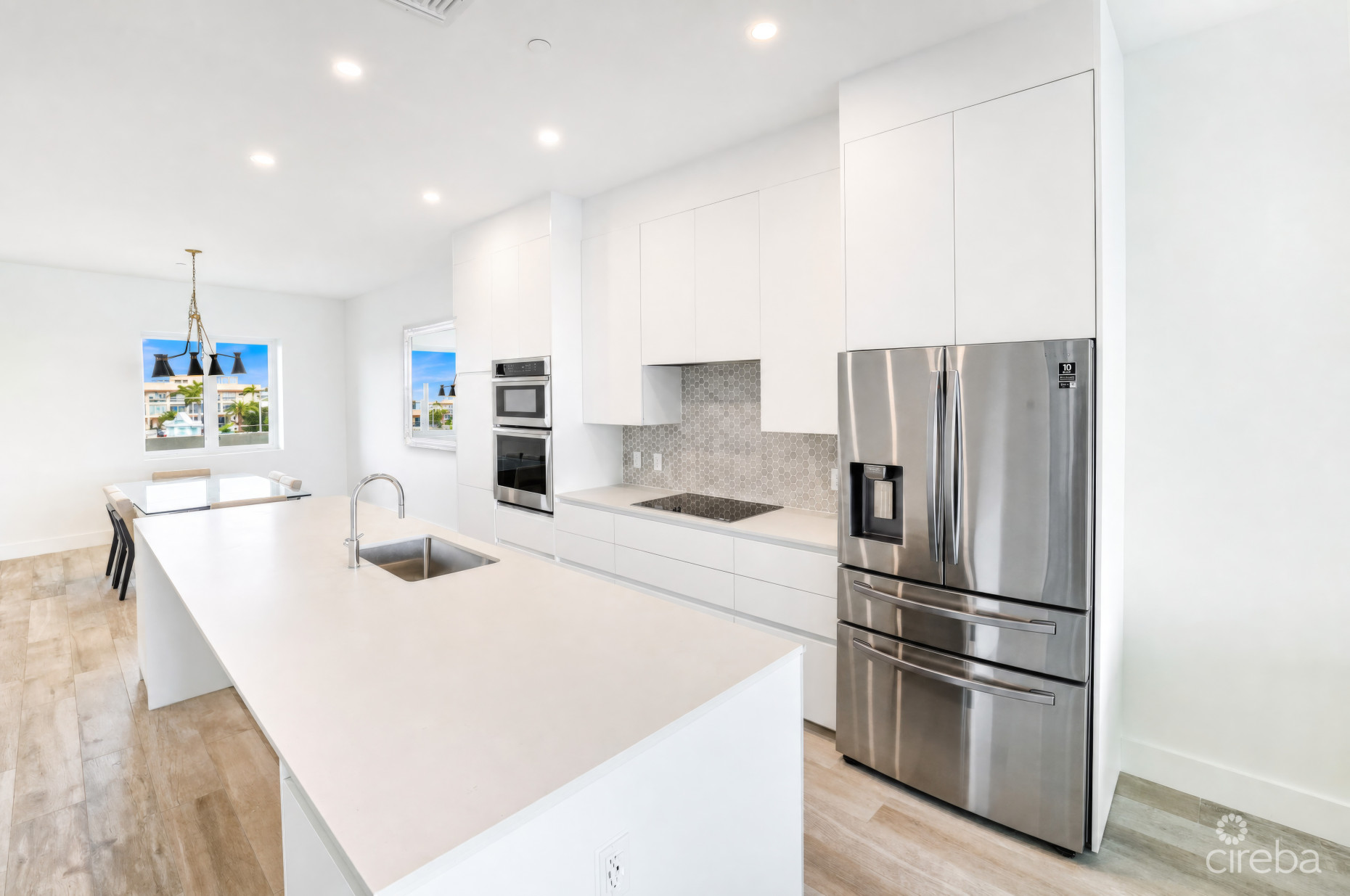 AURA #305 OCEANFRONT