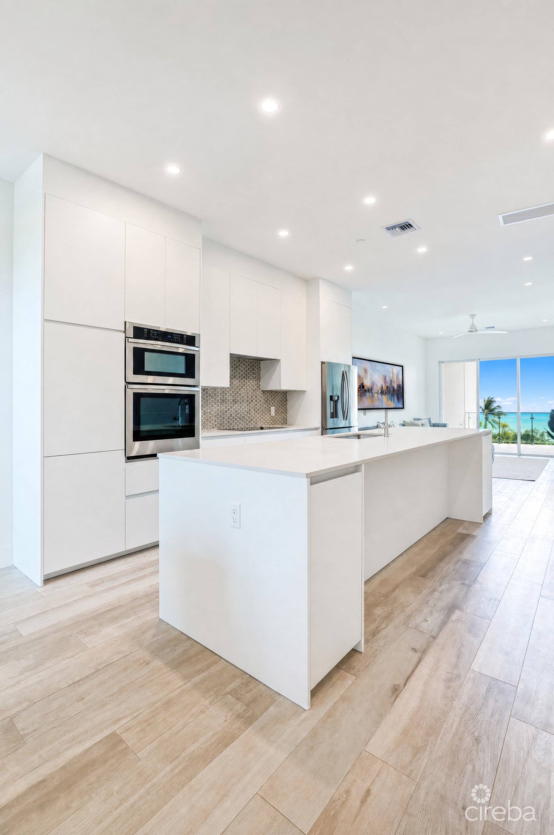 AURA #305 OCEANFRONT