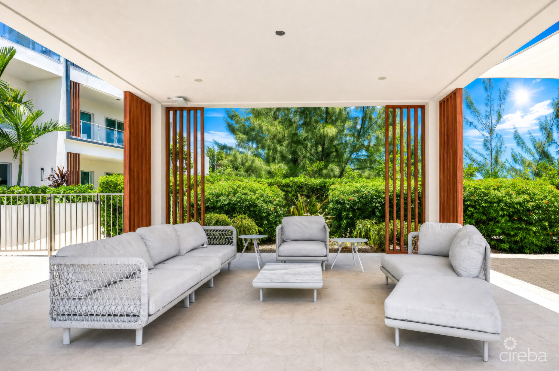 AURA #305 OCEANFRONT