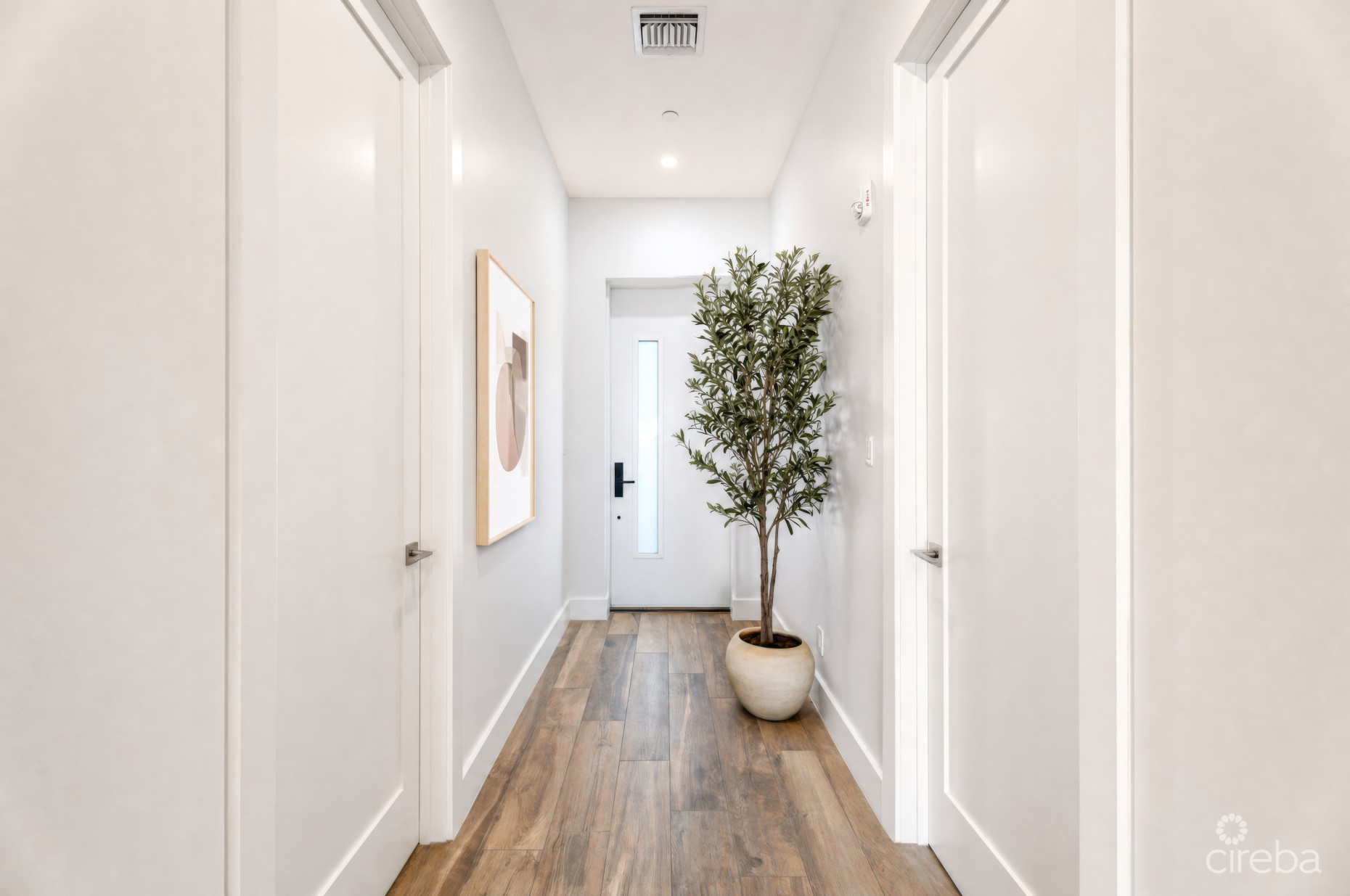 AURA PENTHOUSE #404