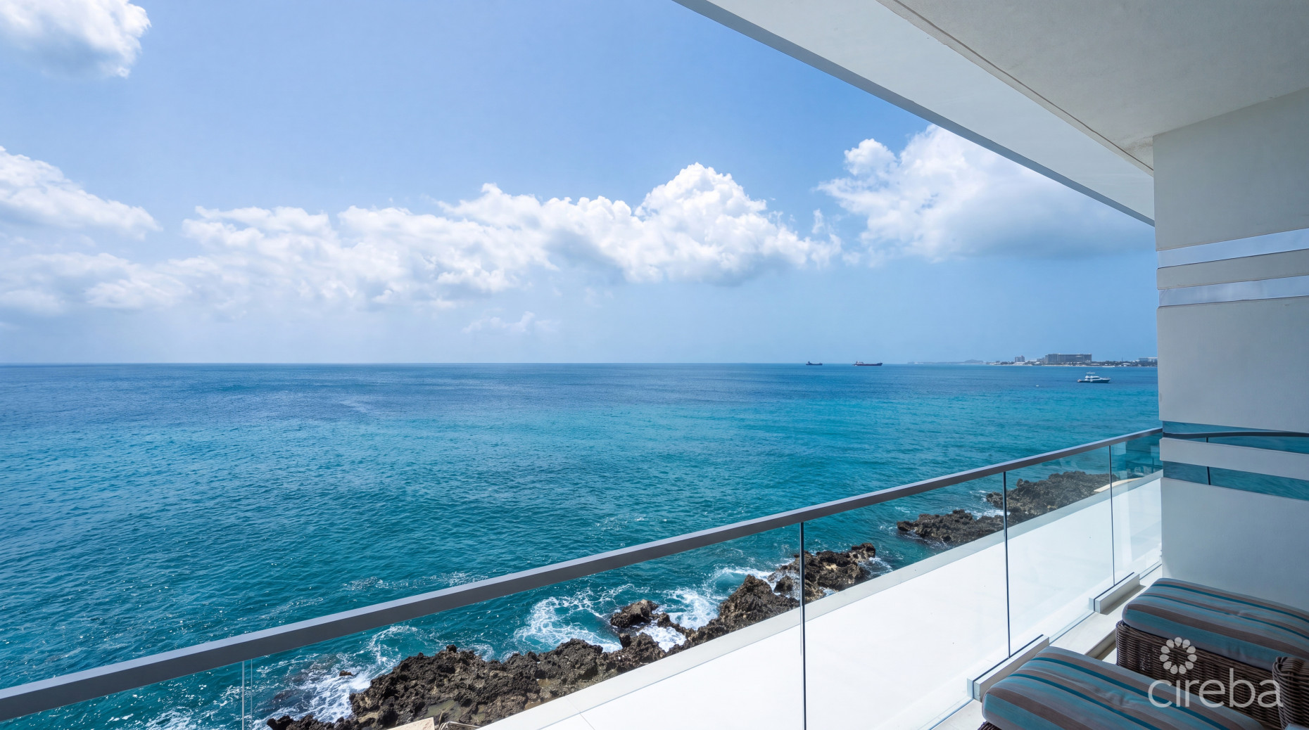 FIN 11 - OCEANFRONT CONDO