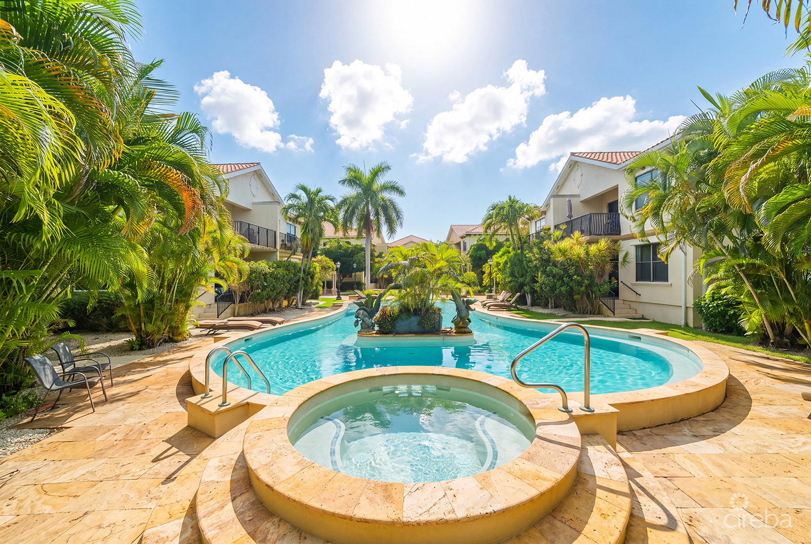 LANTERN POINT 3 BEDROOM CONDO W/OCEAN VIEW ROOFTOP TERRACE