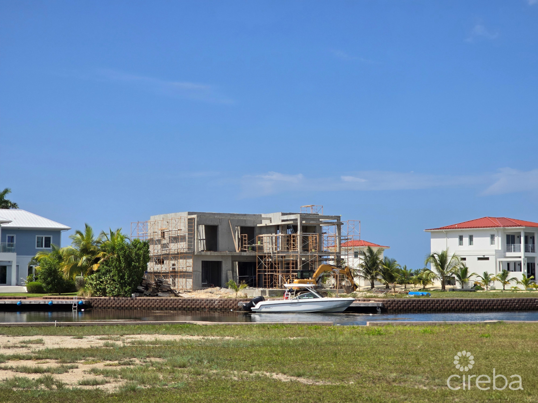 HARBOUR REACH CANAL FRONT EXECUTIVE HOME