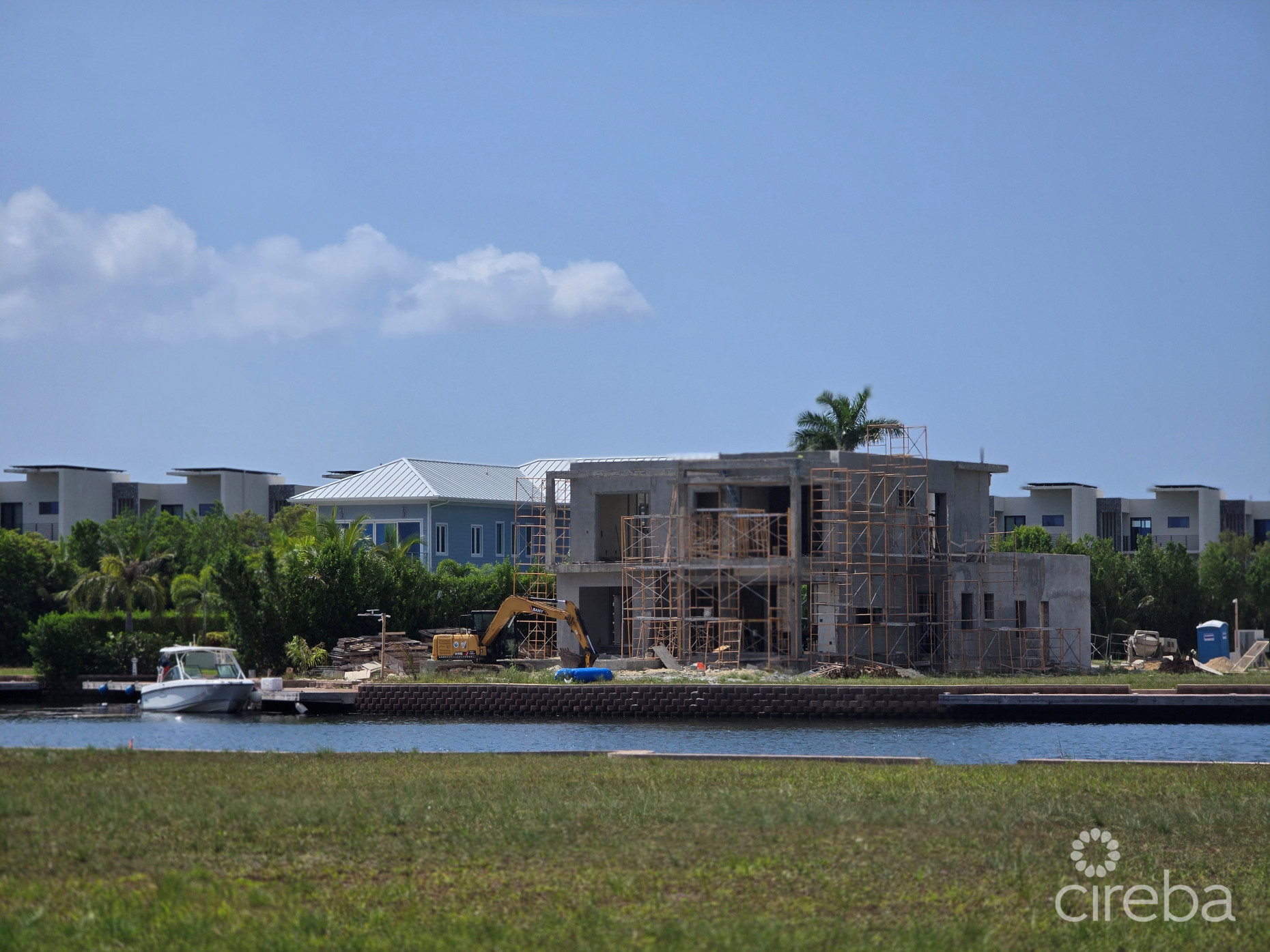 HARBOUR REACH CANAL FRONT EXECUTIVE HOME