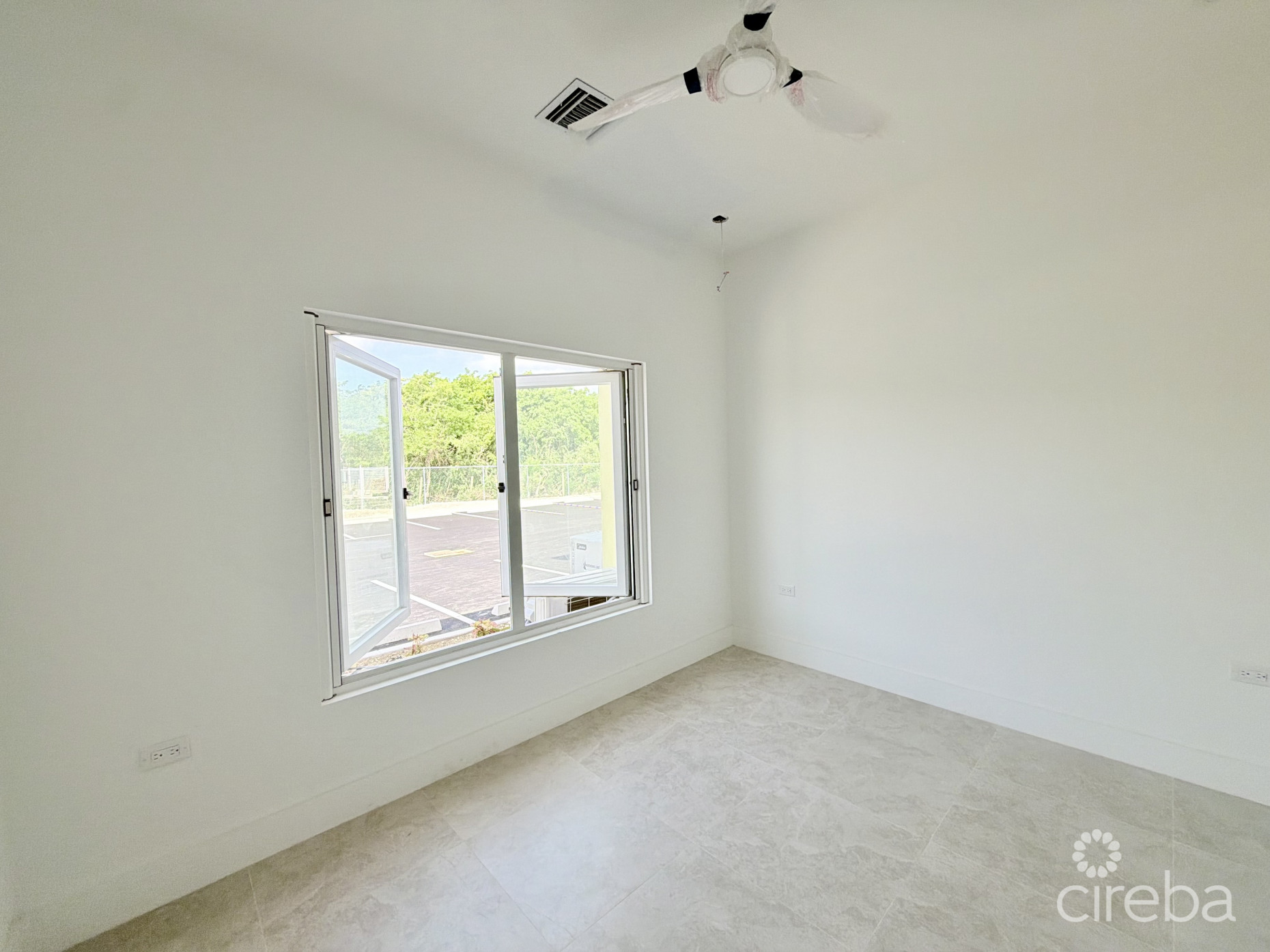 LARGE ONE BEDROOM TOWNHOME - THE MEADOWS AT BATABANO
