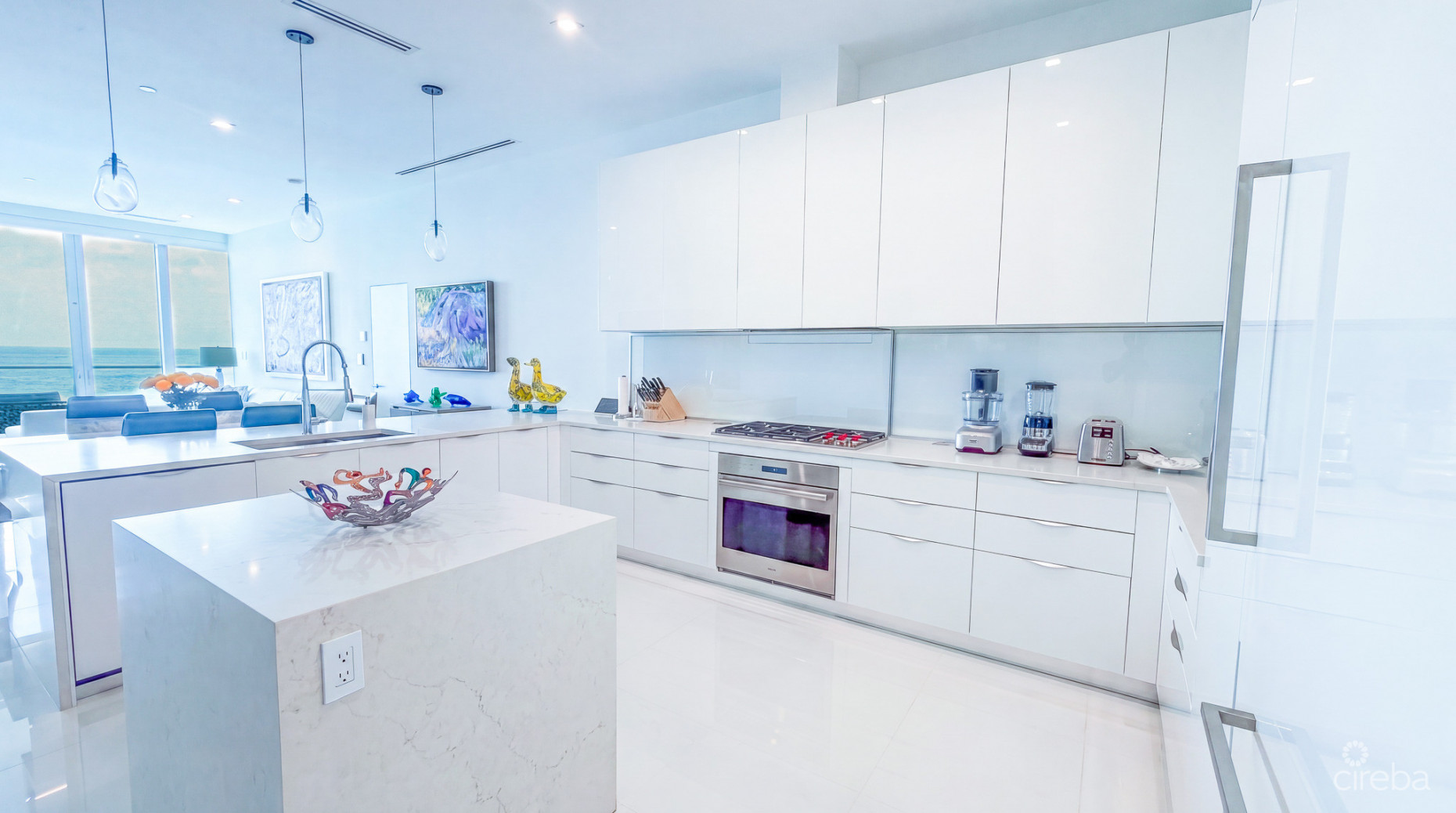 FIN 11 - OCEANFRONT CONDO