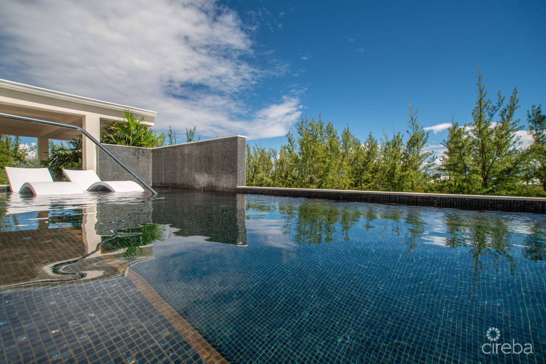 VILLA ZEN | CONTEMPORARY ISLAND LIVING AT THE GROVE