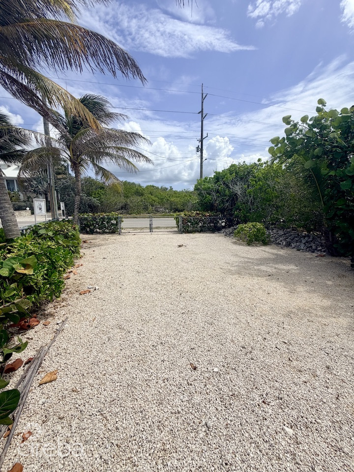LARGE BEACHFRONT LOT - RUM POINT DRIVE - PERFECT ESTATE PARCEL