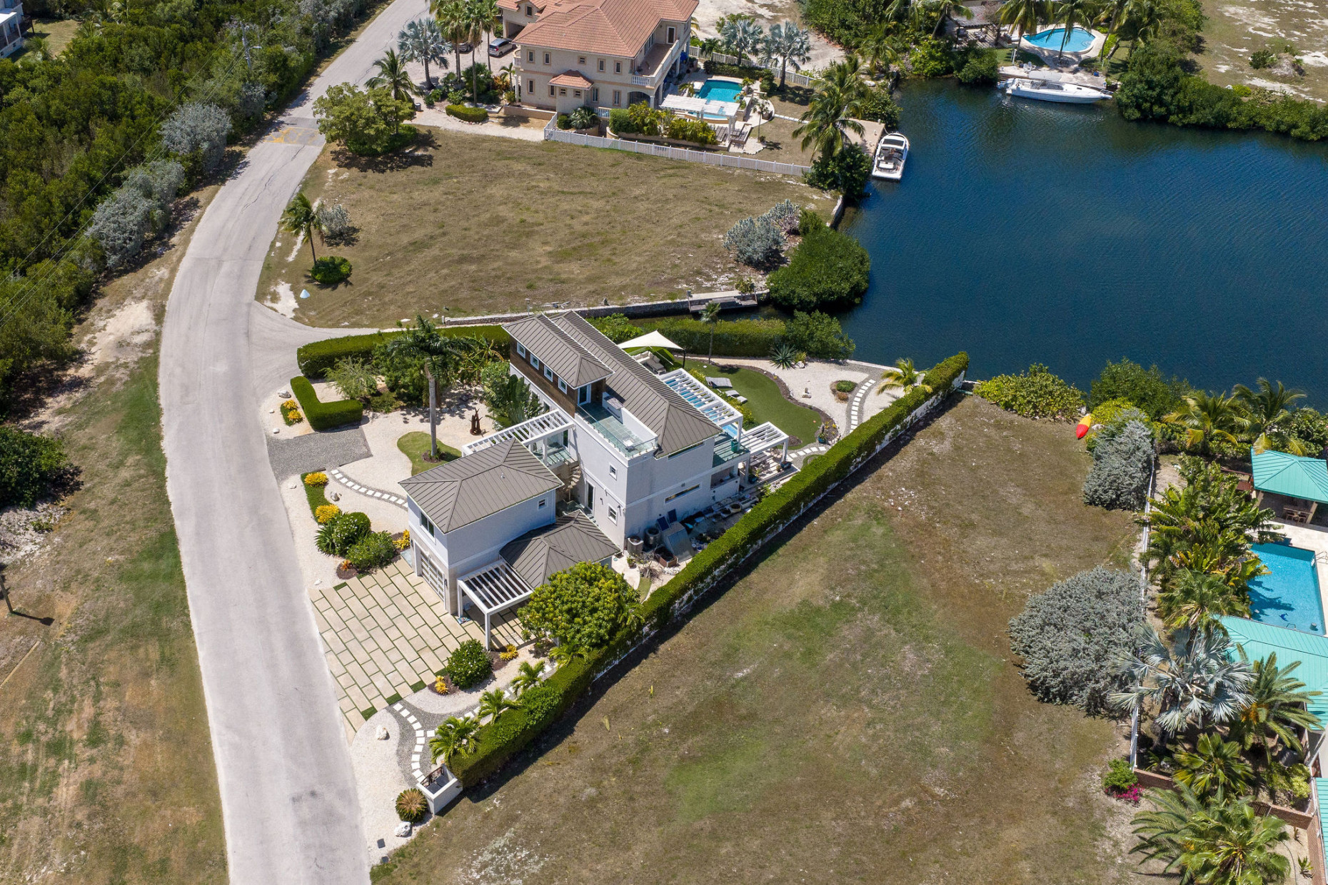 24  Shorewinds Trail, The Shores Family Home