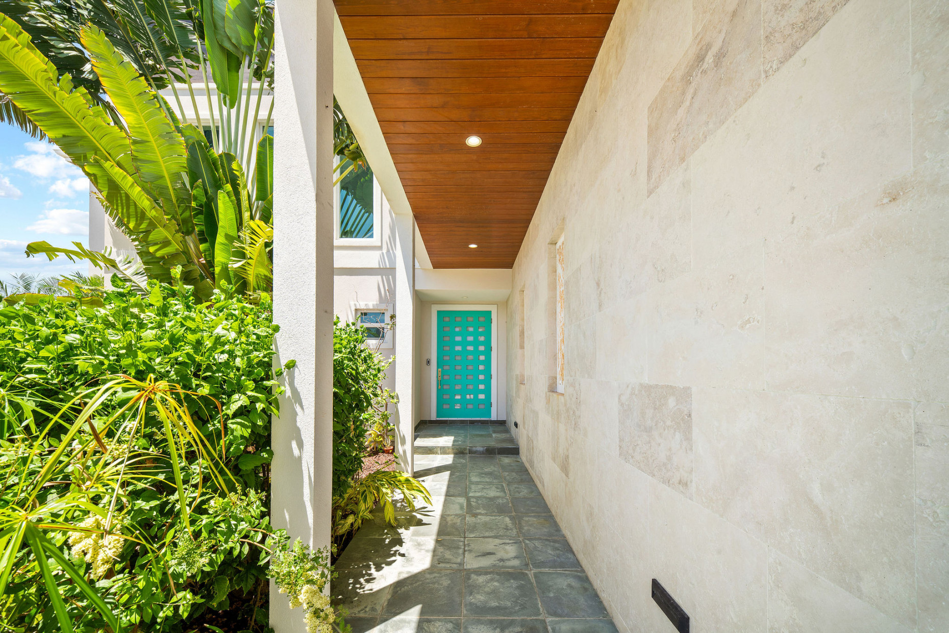 24  Shorewinds Trail, The Shores Family Home