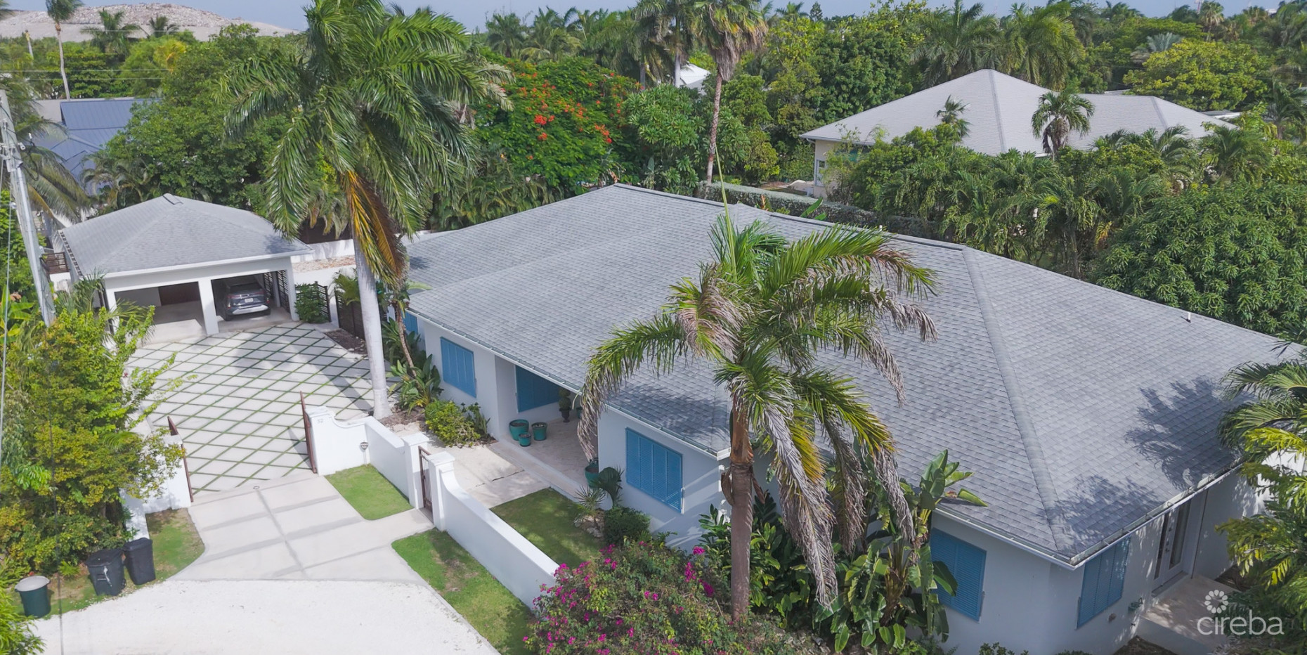 SEVEN MILE BEACH CORRIDOR FAMILY HOME