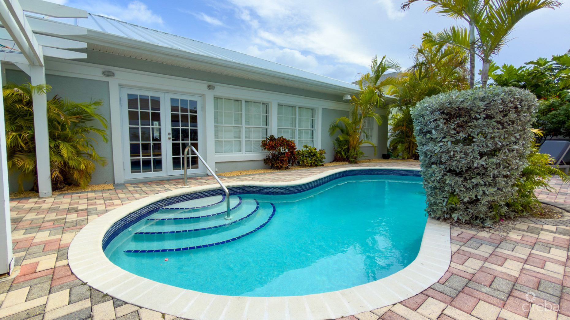 SNUG HARBOUR ANDREW DRIVE - 4 BEDROOM FAMILY HOME IN THE SEVEN MILE BEACH CORRIDOR