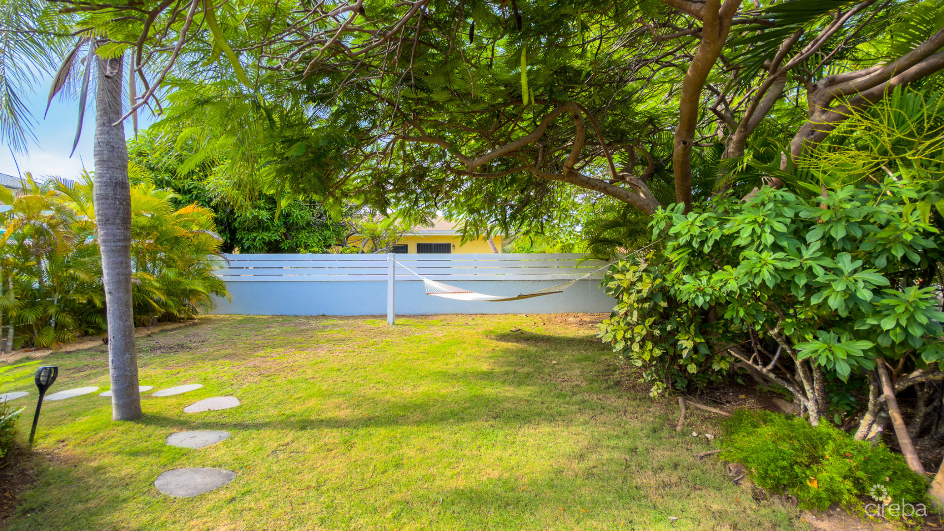 SNUG HARBOUR ANDREW DRIVE - 4 BEDROOM FAMILY HOME IN THE SEVEN MILE BEACH CORRIDOR