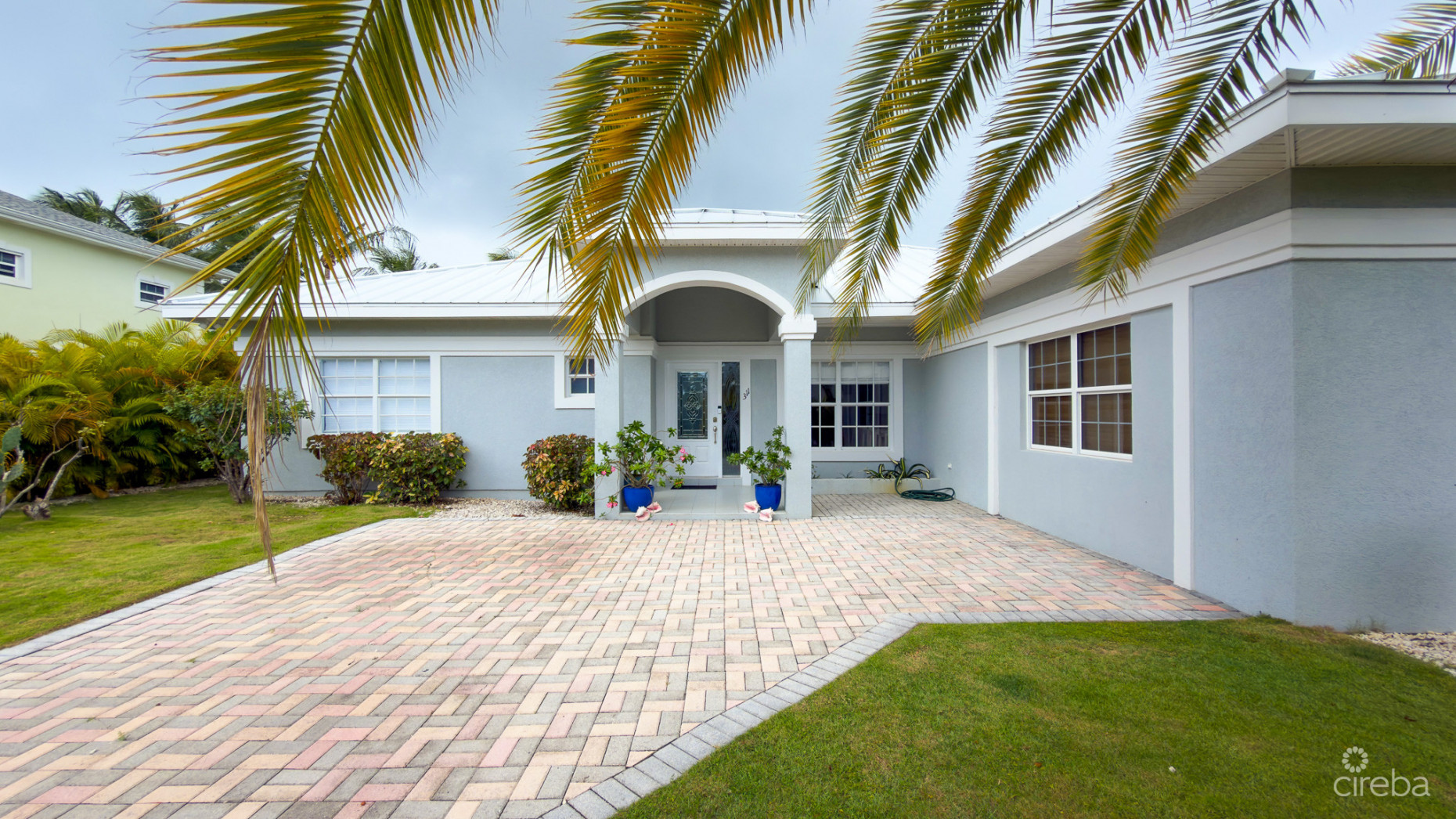SNUG HARBOUR ANDREW DRIVE - 4 BEDROOM FAMILY HOME IN THE SEVEN MILE BEACH CORRIDOR