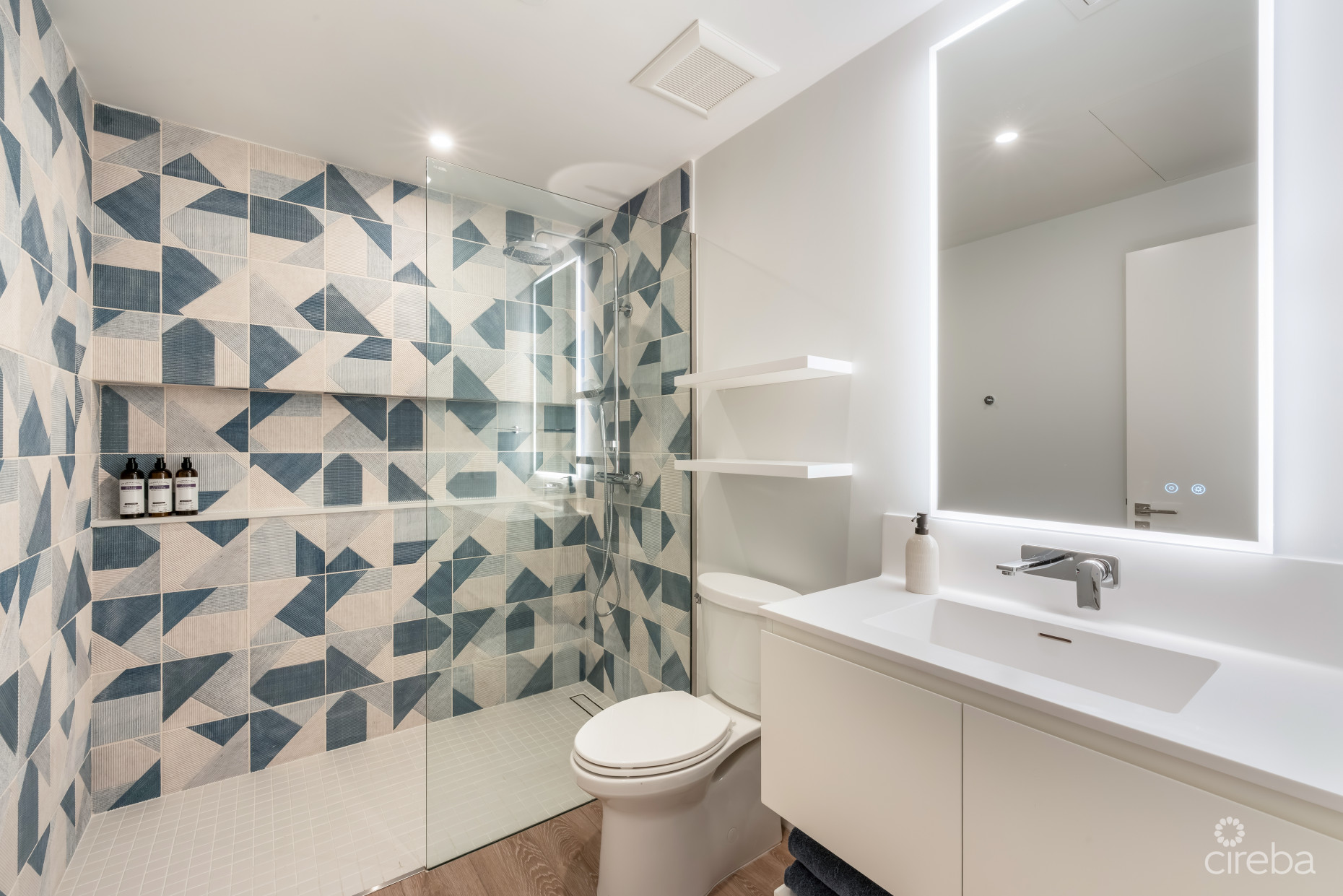 ONE GT RESIDENCES UPGRADED UNIT 815