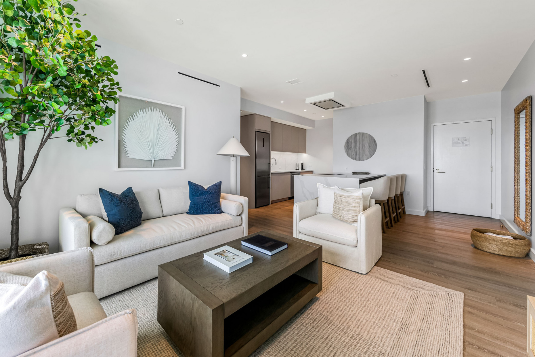 One|gt Unit 910 - Resort-style Living In The Heart Of George Town