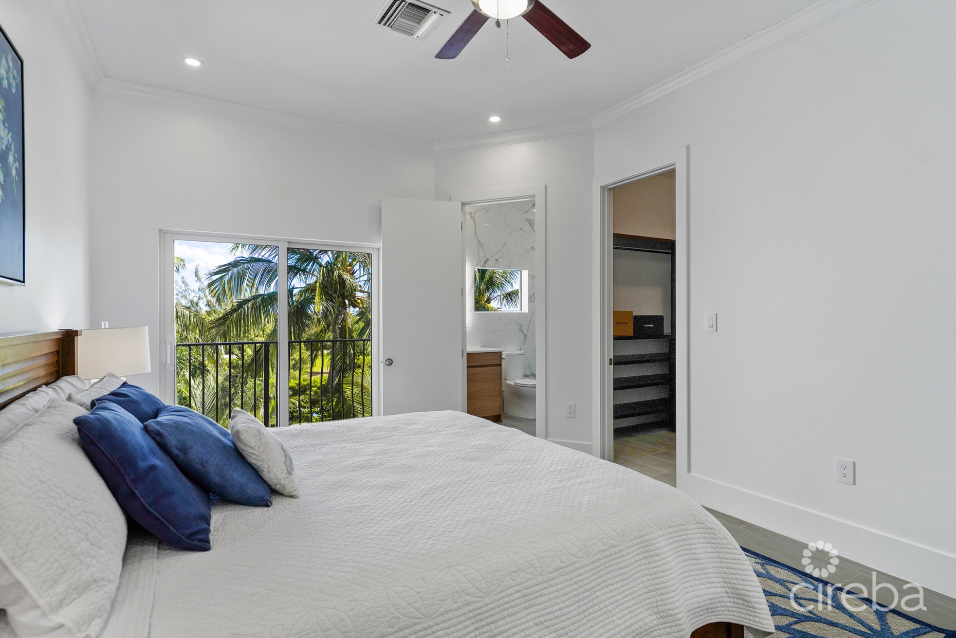 REDUCED! TURNBERRY  EAST #3 , CRYSTAL HARBOUR