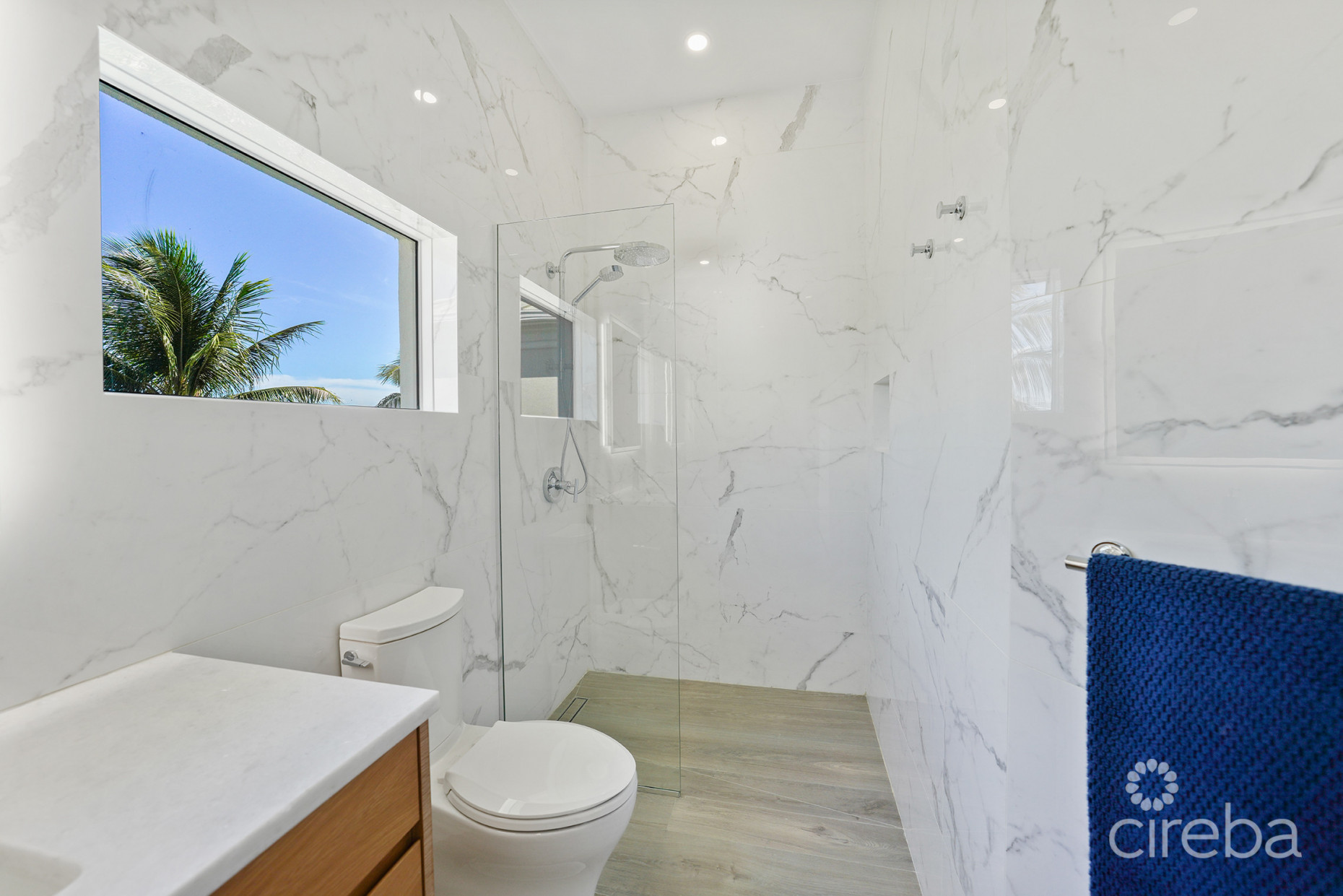 REDUCED! TURNBERRY  EAST #3 , CRYSTAL HARBOUR