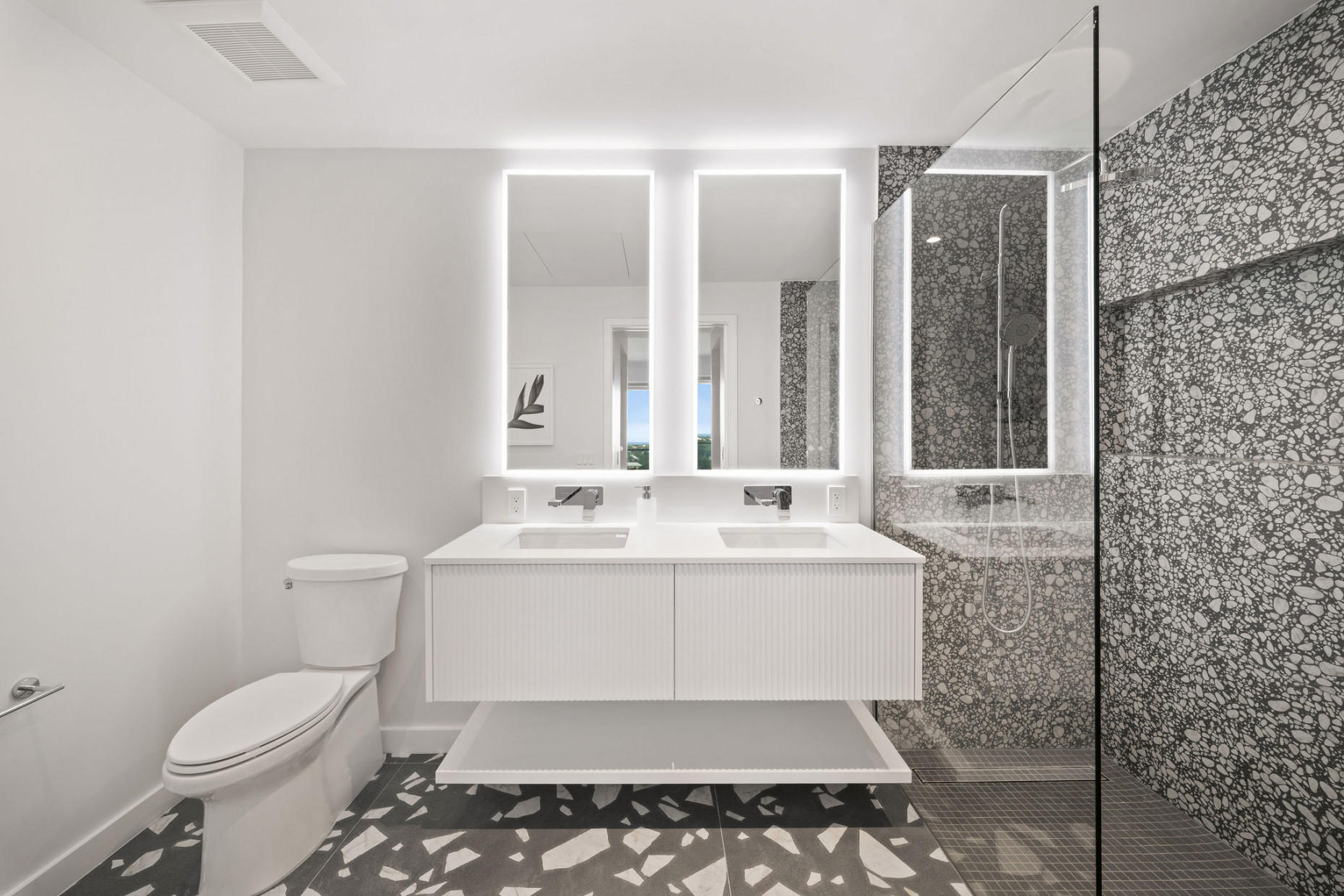 One|gt Unit 728 Arise Suite - 2 Bed + 2 Bath