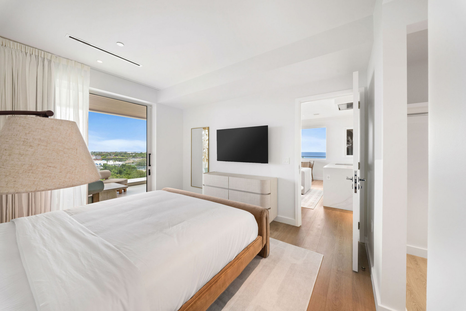 One|gt Unit 632 Solstice Suite - 2-bed + Den, 3-bath