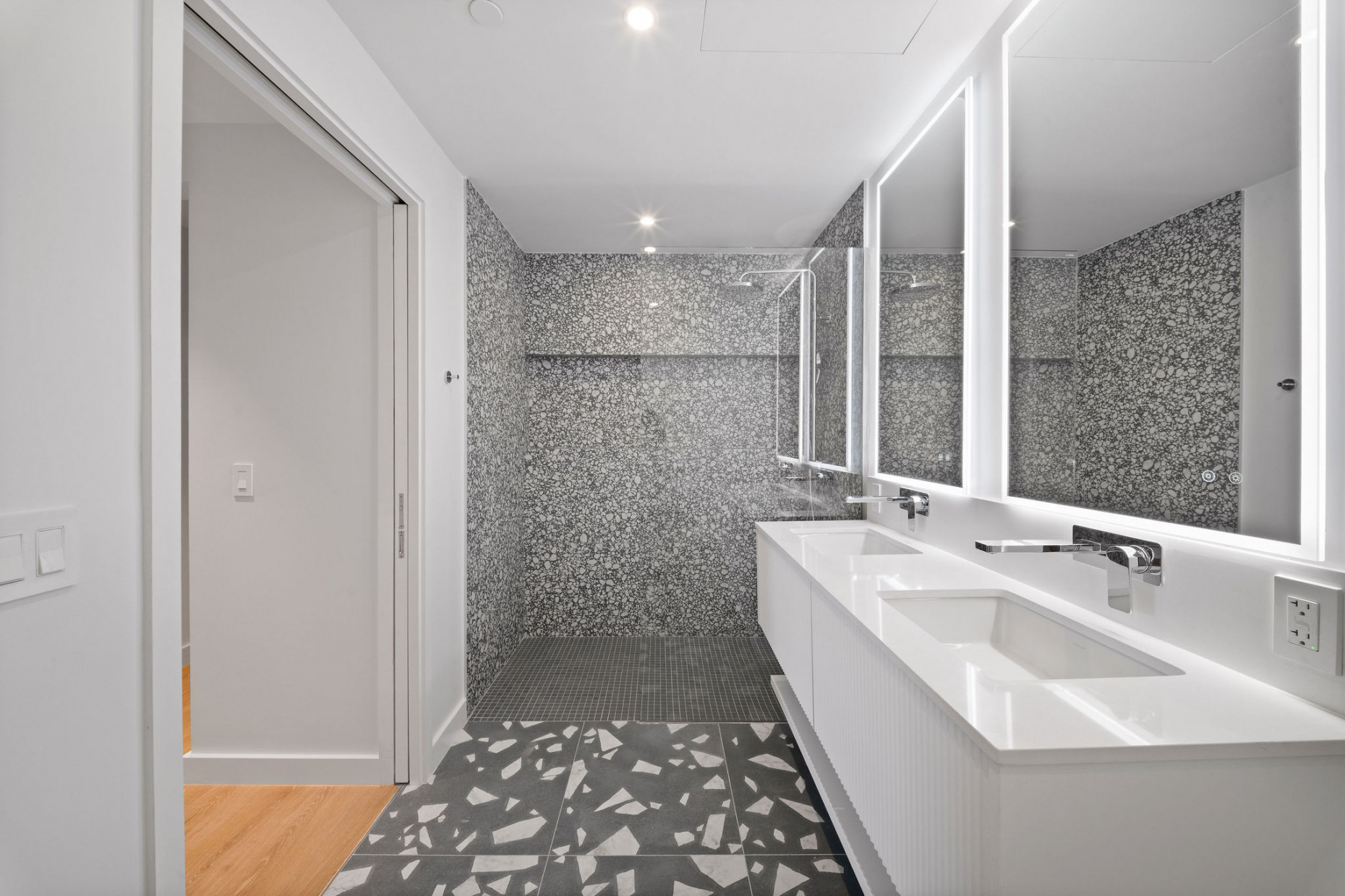 One|gt Unit 632 Solstice Suite - 2-bed + Den, 3-bath