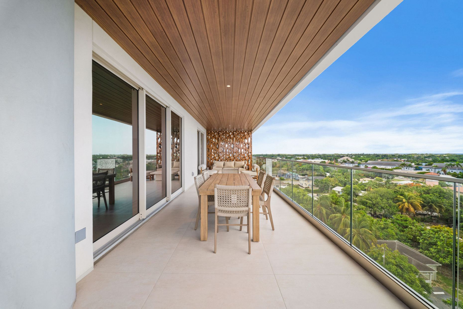 One|gt Unit 632 Solstice Suite - 2-bed + Den, 3-bath