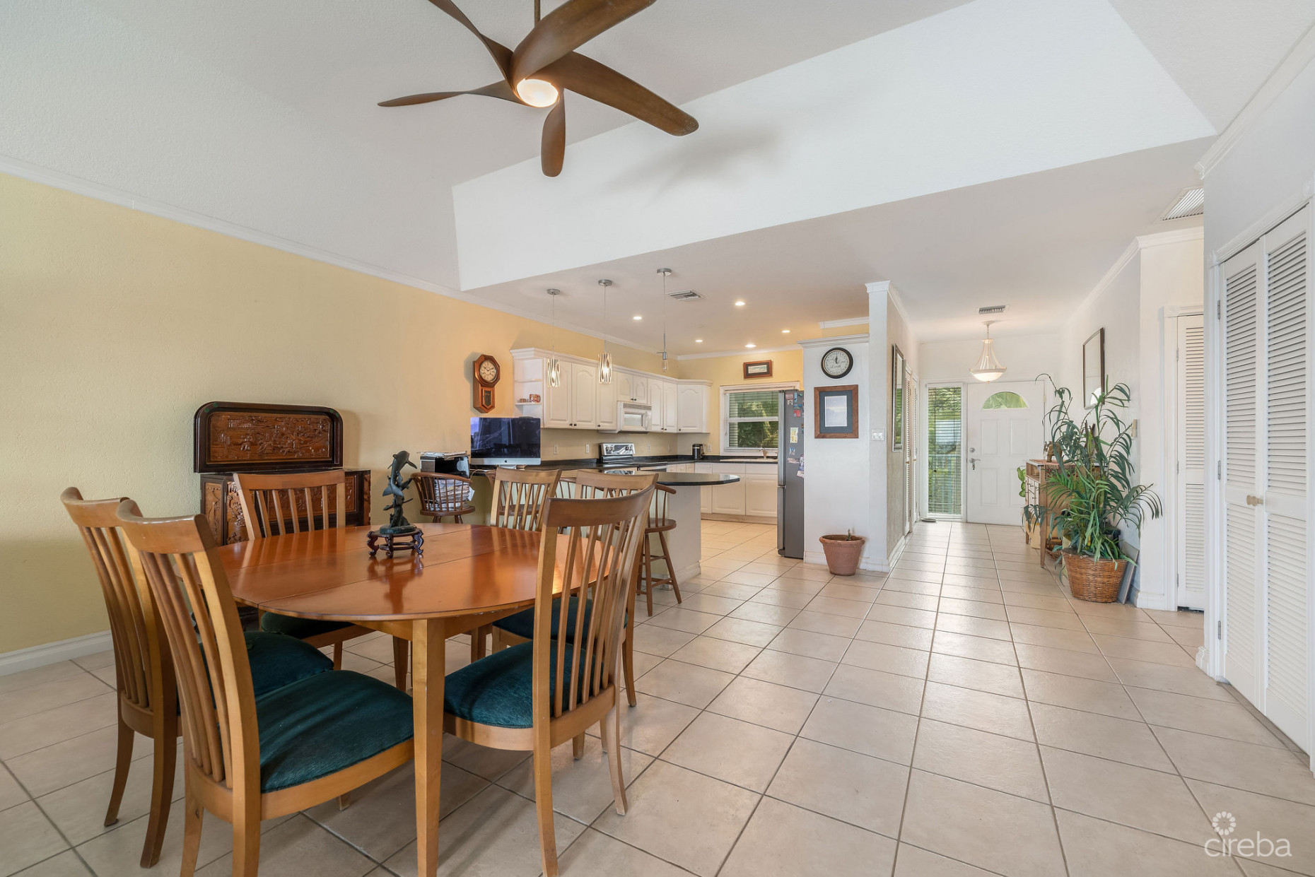 OCEAN POINTE VILLAS  3 BED, 2 BATH, 2ND FLOOR PENTHOUSE