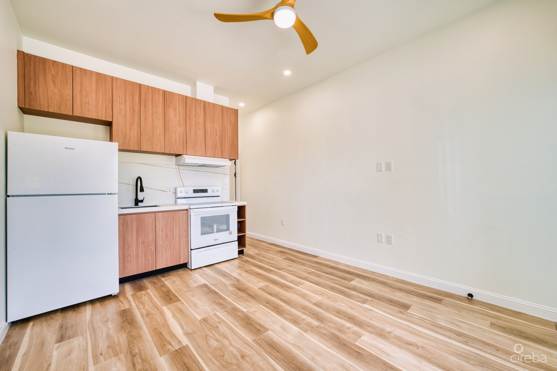 GREENWOOD SIX #6 | PRIME CENTRAL GT INVESTMENT