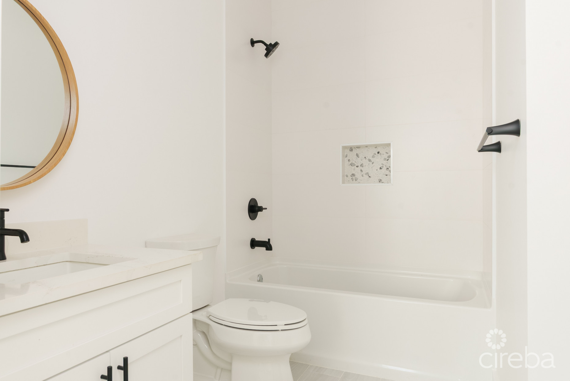 WOODRIDGE - REDBAY! FULLY FURNISHED AND VENDOR PAYS STAMP DUTY