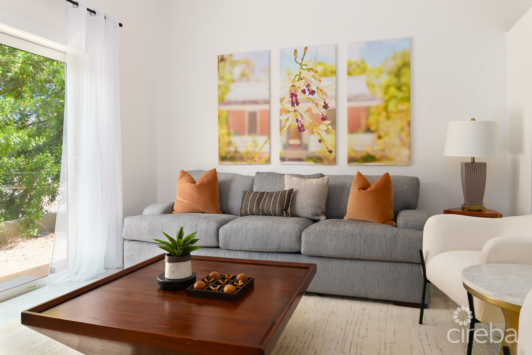 WOODRIDGE - REDBAY! FULLY FURNISHED AND VENDOR PAYS STAMP DUTY