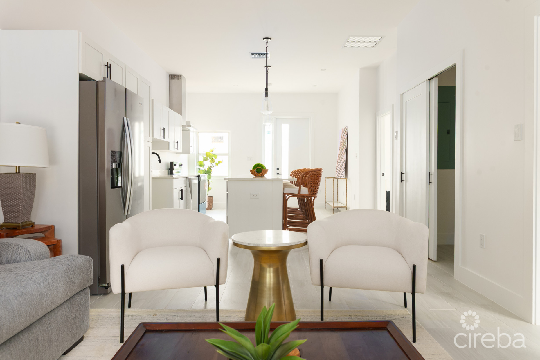 WOODRIDGE - REDBAY! FULLY FURNISHED AND VENDOR PAYS STAMP DUTY