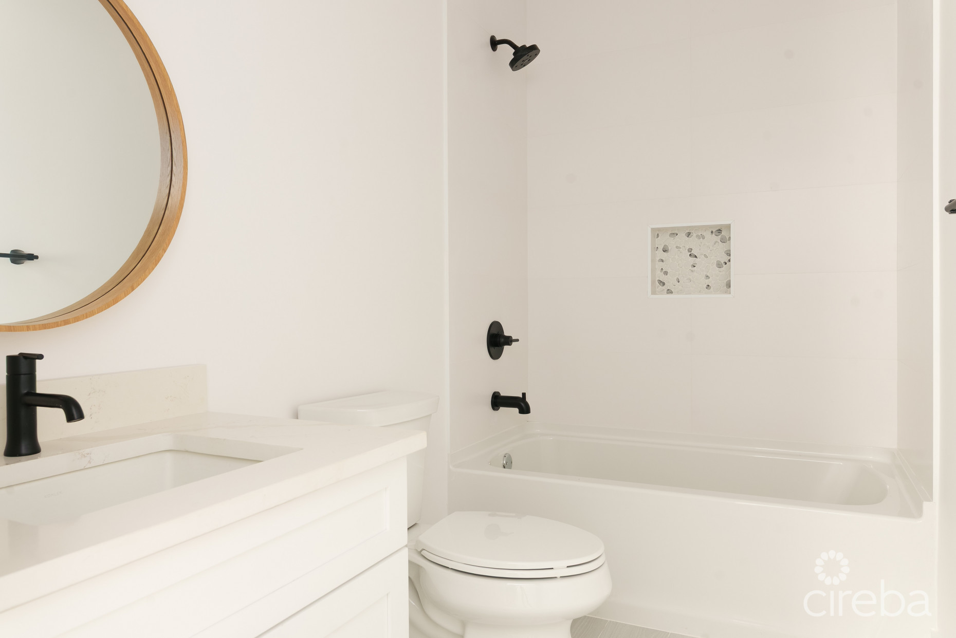 WOODRIDGE - REDBAY! FULLY FURNISHED AND VENDOR PAYS STAMP DUTY