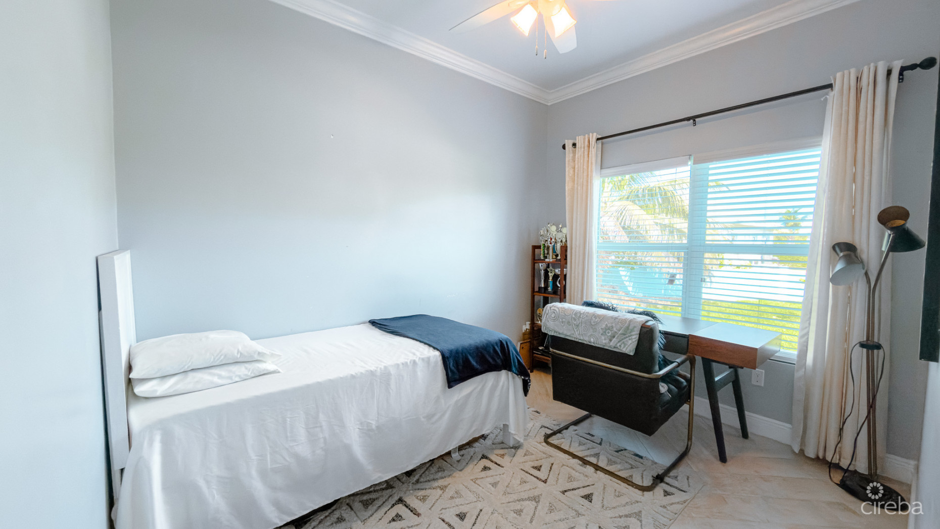 LOWER VALLEY 3 BED, 2 BATH FAMILY HOME
