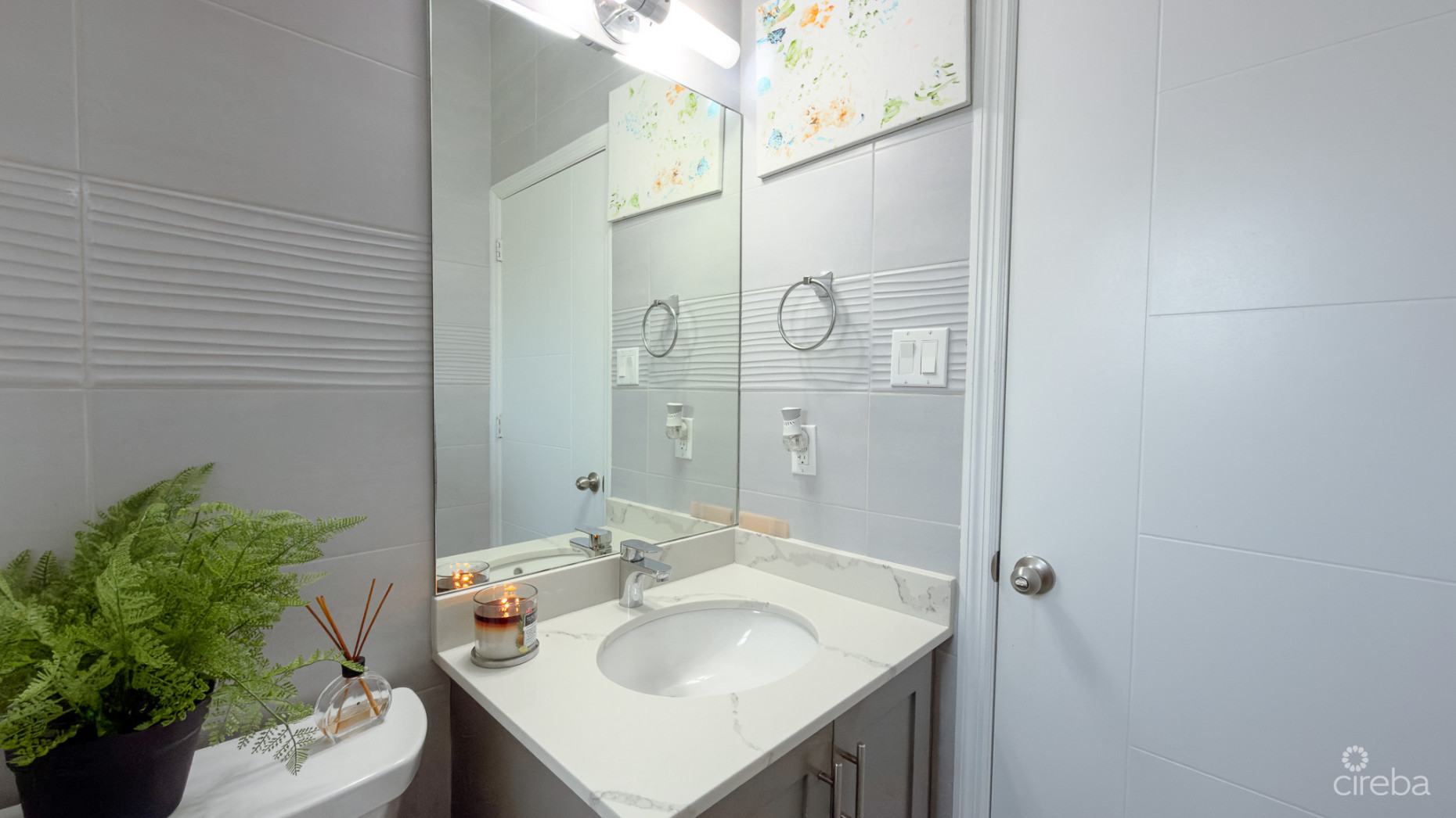 LOWER VALLEY 3 BED, 2 BATH FAMILY HOME