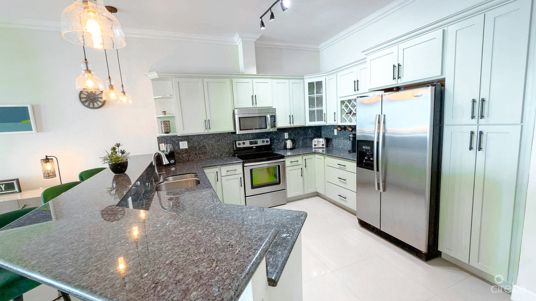 WESTVIEW - GROUND FLOOR OCEANFRONT CONDO