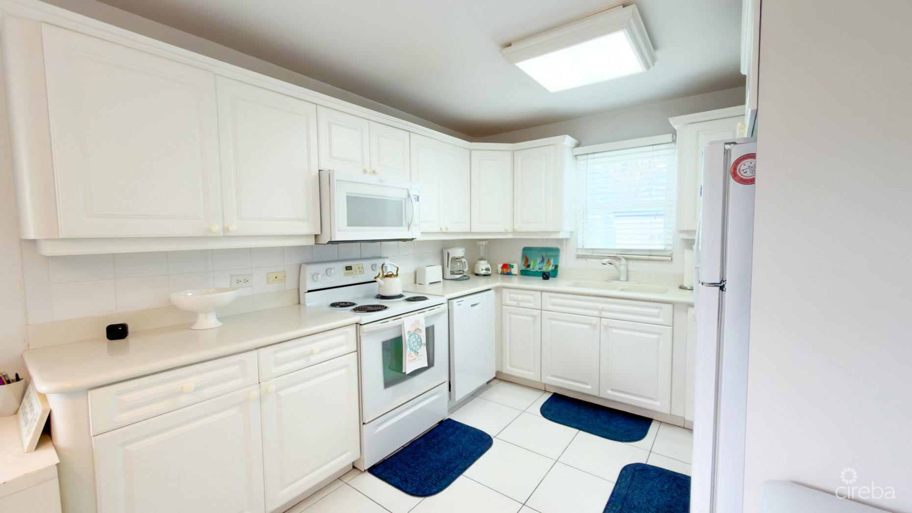 CAYMAN REEF 3 BED SEVEN MILE BEACH
